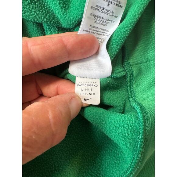 NIKE Boston Celtics Basketball NBA Boys Hoodie/Sweatshirt, size 14-16 - Picture 5 of 9